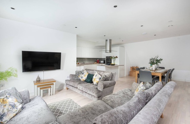 A stylish eco mews house with four bedrooms, enclosed garden and parking in Newquay