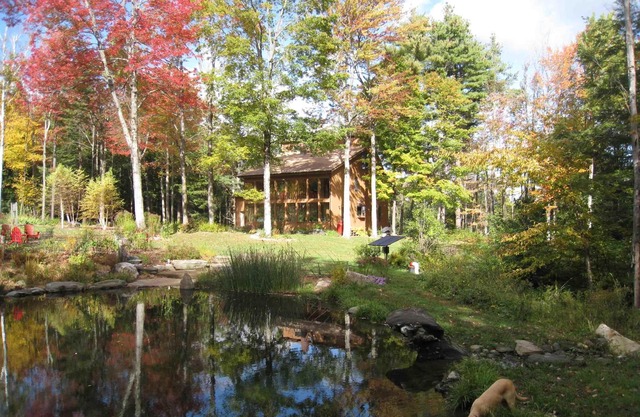 Une vraie retraite Shangri-La-Country avec étang, jardins et immense terrasse et vue
