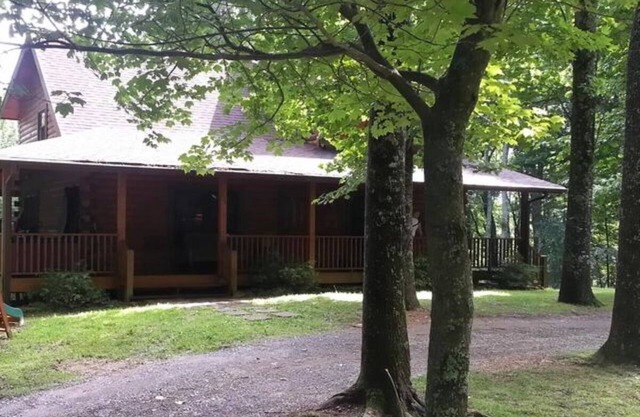 A Unique Bed and Breakfast...Log Cabins, with Hot Tubs and Breakfast Delivered Each Morning :)