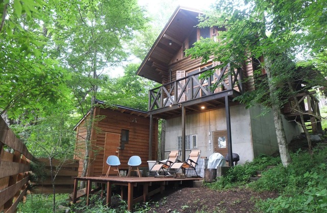 A unique log house surrounded by rich nature with / Minamitsurugun Yamanashi