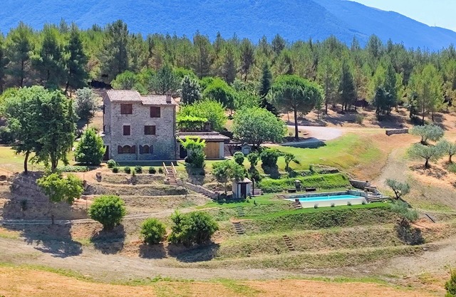 Il Casale nella natura: des vacances dans une villa avec un grand parc exclusif.