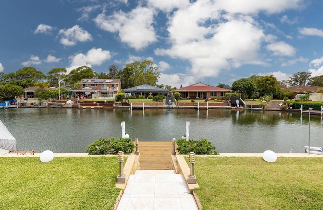 NOUVEAU ! Waterfront Haven, Absolute Waterfront avec ponton privé et WiFi