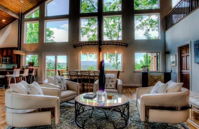 A Whispering Stream - Simply Luxurious, Spectacular, Upscale & Hot Tub