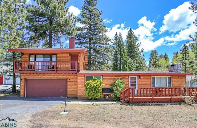 A Wonderland - Beautiful home just a couple steps away from bear mountain ski resort with hot tub