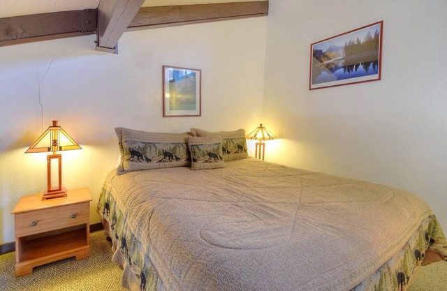 Loft Condo A212 a deux niveaux avec une pièce à aire ouverte (il n'y a pas de chambres)