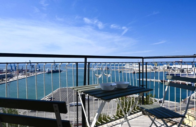 A40 - Ancona, elegant two-room apartment with a view