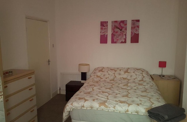 AA Apartment Westoe Road