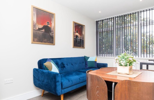 Abbey Apartment 8 Designer 2 Bed - 247 Lets Horsham
