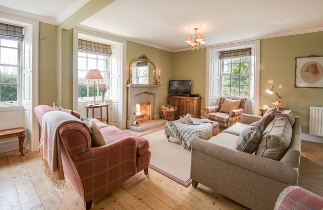 ABBEY HOUSE Coldstream - Une élégante maison d'époque avec une vue imprenable sur la rivière