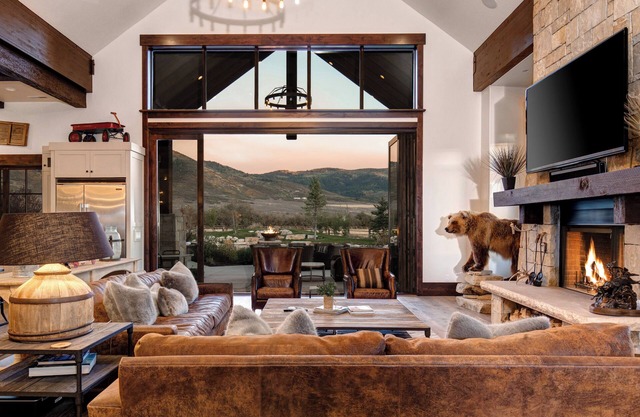 Une maison de montagne unique sur un domaine spectaculaire! Crépuscule Ranch