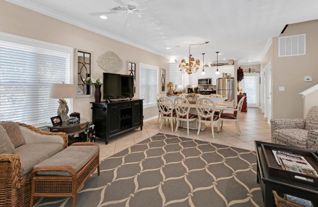 Abode Kenmare - Sleeps 10 with 2 Pools and lots of porches!