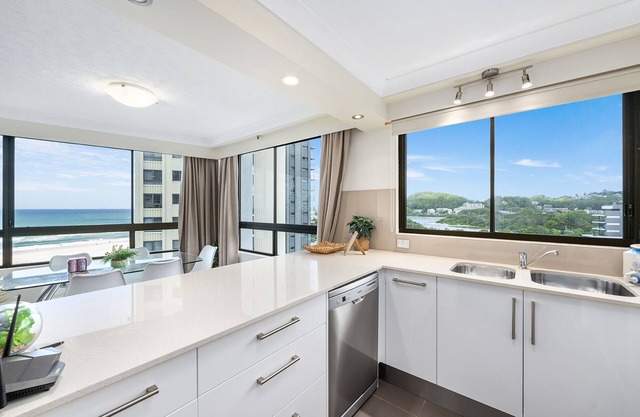 Absolute beachfront - Royal Palms