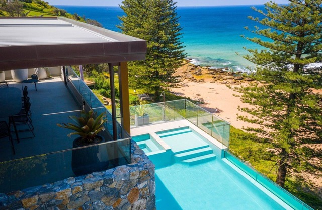 NORTH CLIFF WHALE BEACH