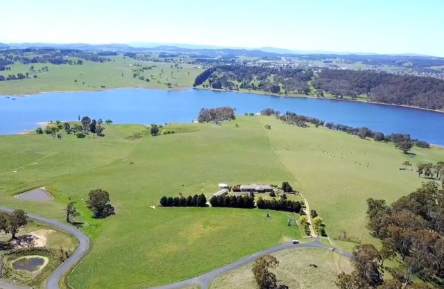 ABSOLU LUXURIOUS LAKEFRONT HOMESTEAD AT ALPINE LAKE OF OBERON BLUE MOUNTAINS