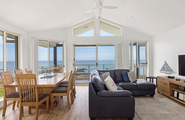 Absolute Waterfront Anna Bay