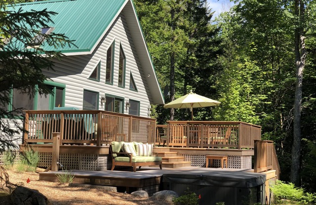 Tranquille Lakefront Cottage w quai sur Long Pond immaculé par Acadia National Park