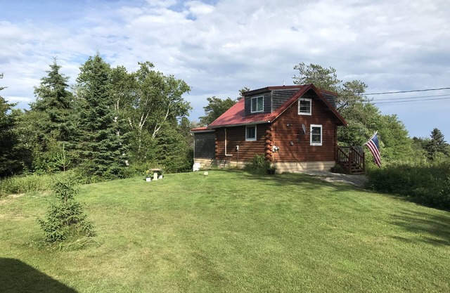 Cabine tranquille et confortable - près de l'Acadie mais à l'écart de la foule