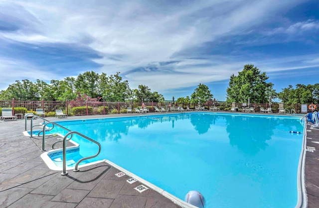 Access to 5 Pools: Branson Condo w/ Patio!