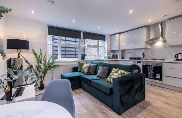 Accessible 2-Bed Apartment in Central Basingstoke