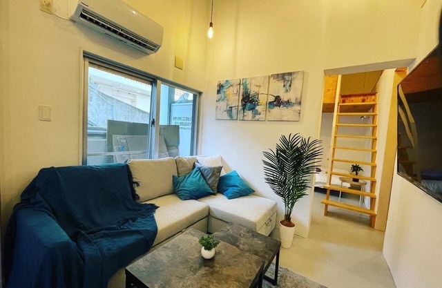 Accommodates up to 10 people About 10 minutes on / Naha Okinawa