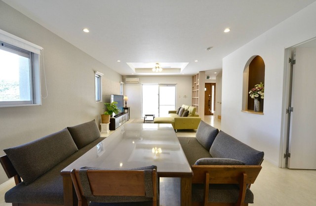 Accommodates up to 12 people Enjoy a relaxing time in Okinawa with two families friends and family / Uruma Okinawa