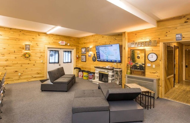 Large Space for groups of family and friends (up to 36 people)