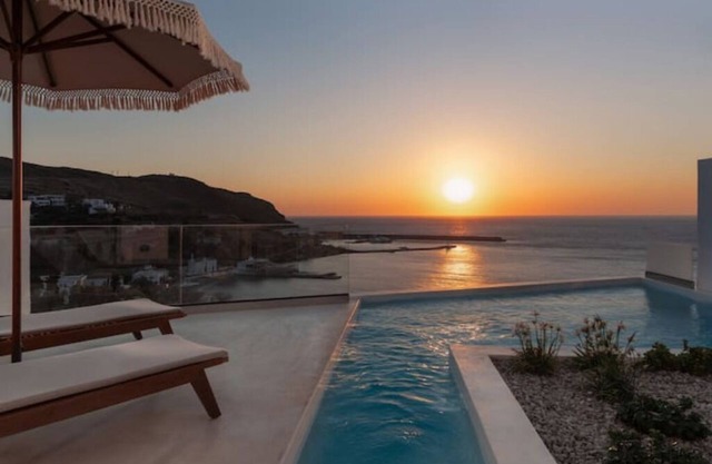 Achla Private Pool Golden Vista Suites