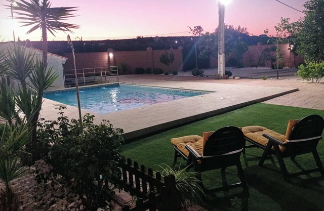 Acogedor estudio rural con piscina de agua salada.Centro Andalucia. Disfrútalo.