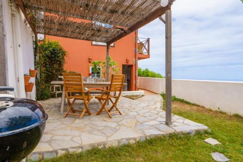 Acogedora Casa Familiar con Terraza Privada