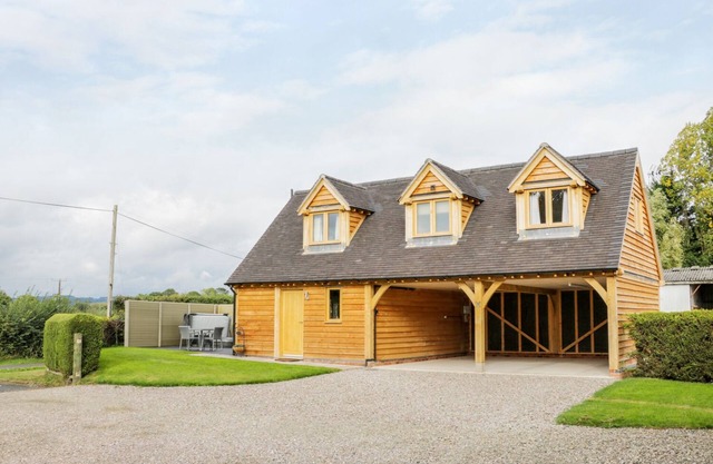 ACORN COTTAGE, familial et convivial à Little Hereford, Ref 969150