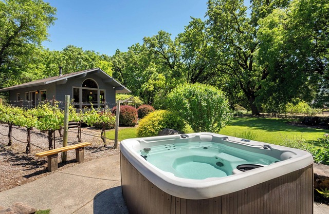 Cottage privé sur 4 hectares de vignes et de chênes