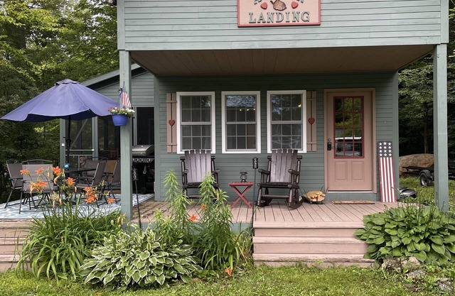 Acorn Landing is a relaxing family-friendly cabin at Lake Bomoseen!
