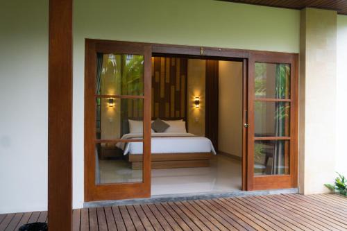 Ada Villa