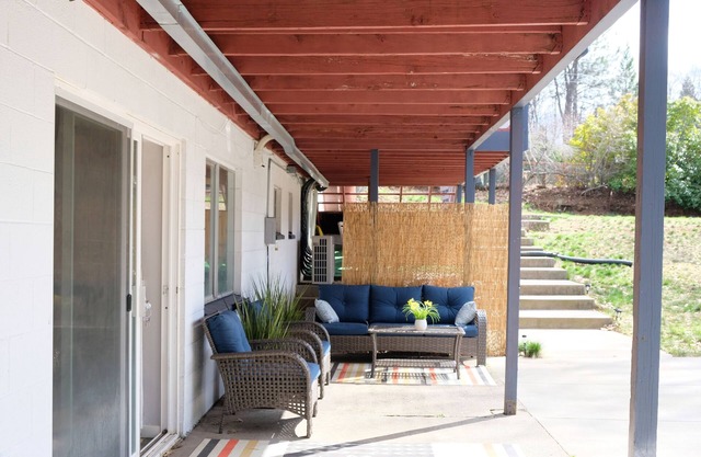 Adams Drive Garden Flat