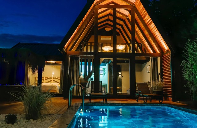 Adesa Bungalow Hotel