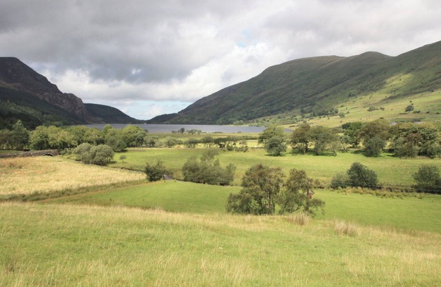 Adjoining the original farmhouse this lovely cottage is almost at the foot of Mount Snowdon.