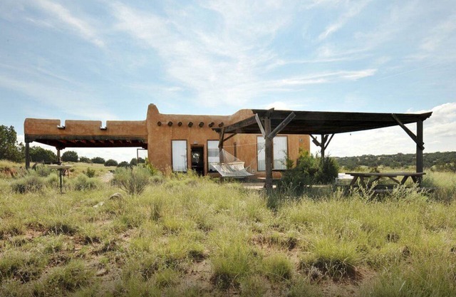 Adobe casita sur 12 acres de haut désert