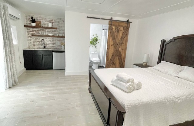 Adorable 1 bedroom guesthouse near Legoland