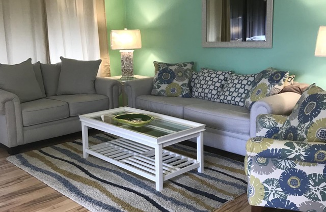 ADORABLE CONDO 2BR / 2BA DANS UN CADRE DE STATION SÉCURISÉ ET CALME