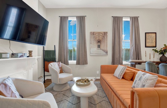 Adorable Apartment on Crawford Square in Downtown | Heated Pool Access