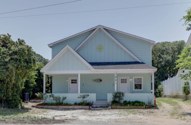 Adorable Chesapeake Bay Beach Cottage B Just 1 Block from the Sand!