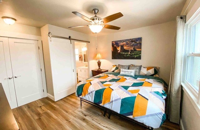 Adorable Guest Suite | central-trendy neighborhood