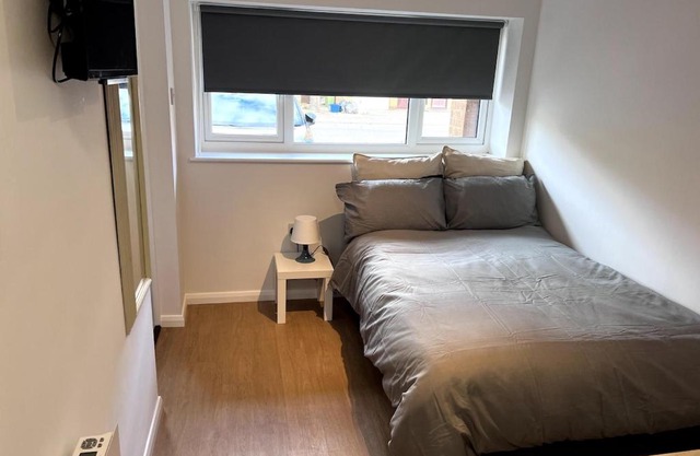 Adorable Studio For Rent in Milton Keynes