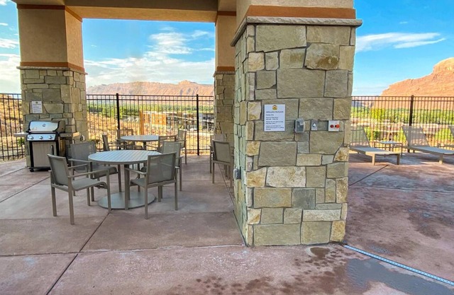 Adventure Awaits In Moab Near Arches in 4 Rooms w/Kitchen & Grilling Area
