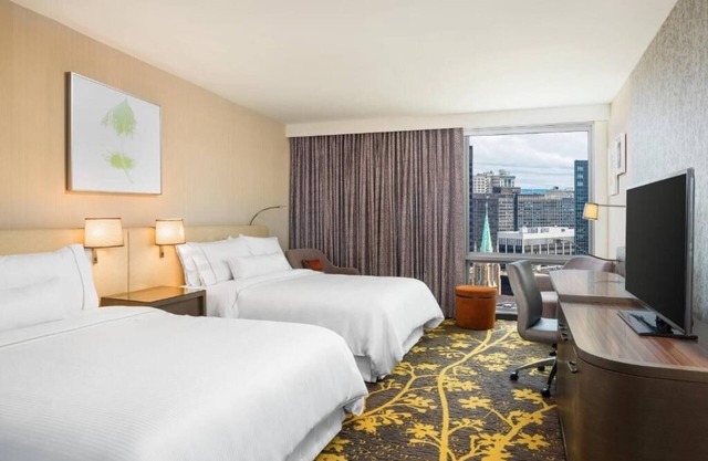 Adventure Awaits! Near Huntington Convention Center of Cleveland, 4 Trendy Units