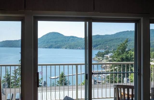 Adventure Awaits—Secluded Orcas Island Stay | Hillside 1940