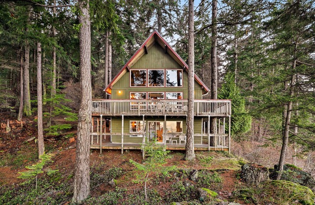 Cabane aventure sur l'eau, parfaite pour observer la faune