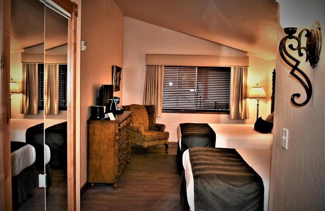 Adventure Hub-Backcountry Ski-Snowmobile-Scuba Diving Villa 3048 villa