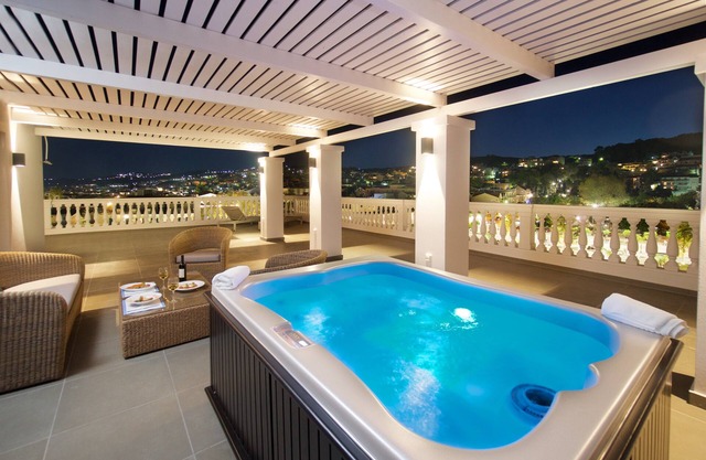 Aenos Hotel