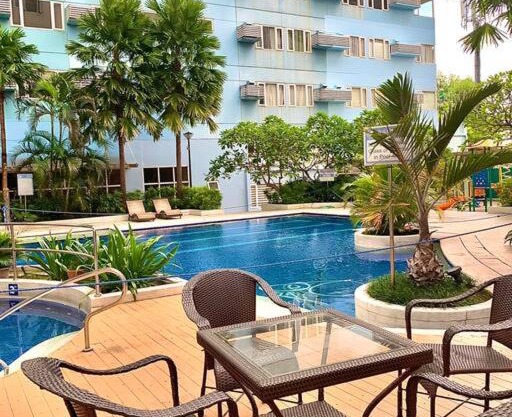 Aesthetic Condo near SM Aura